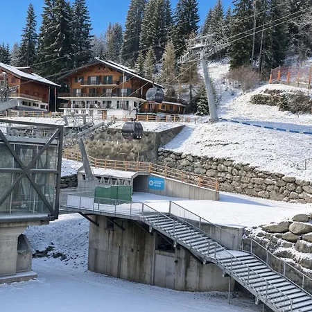 Apartment Avouitzons Medran - Ski-in Ski-out 30 Meters From Medran Lift And 40 Meters From W
